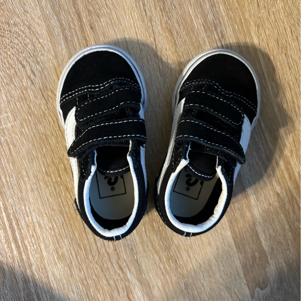 Black vans old skool baby shoe